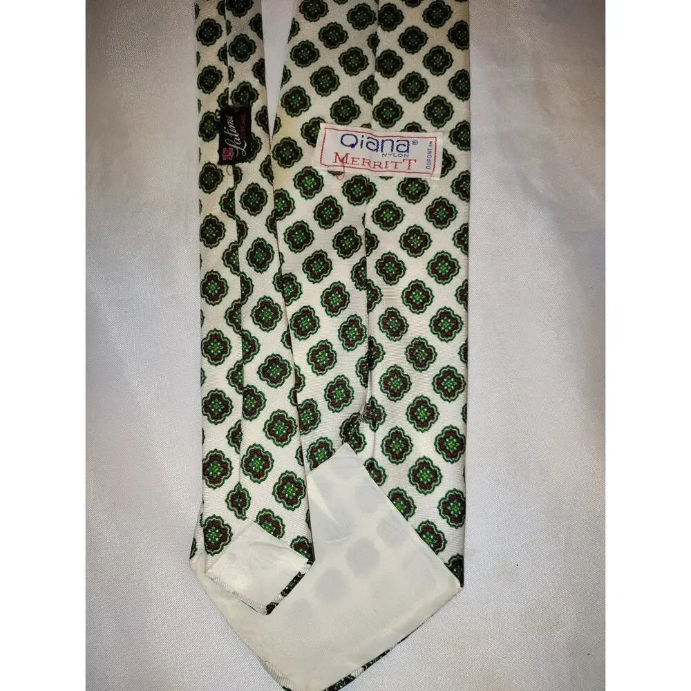 Vintage 1970s Merritt Qiana Dup Necktie Geometric Medallion Red Green White